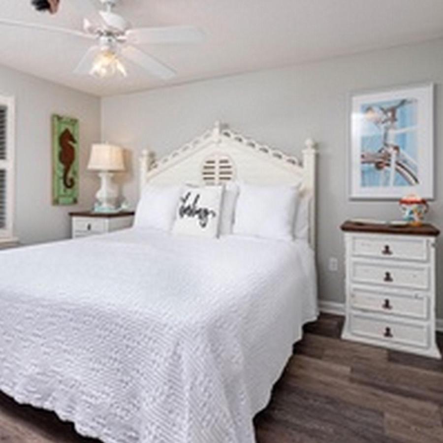 Phoenix VI By Brett Robinson Orange Beach Room photo